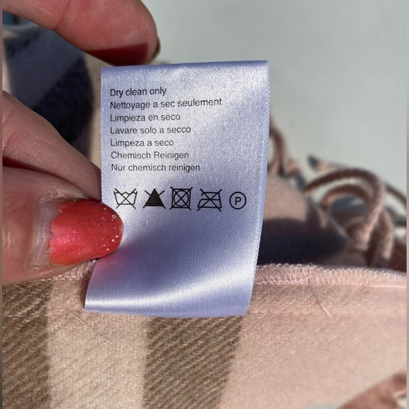 Burberry ⭐️HOST PICK⭐️Nova Check Poncho💕Pink🔥Like NEW! Check Photos! Size 2-4T - Picture 7 of 9